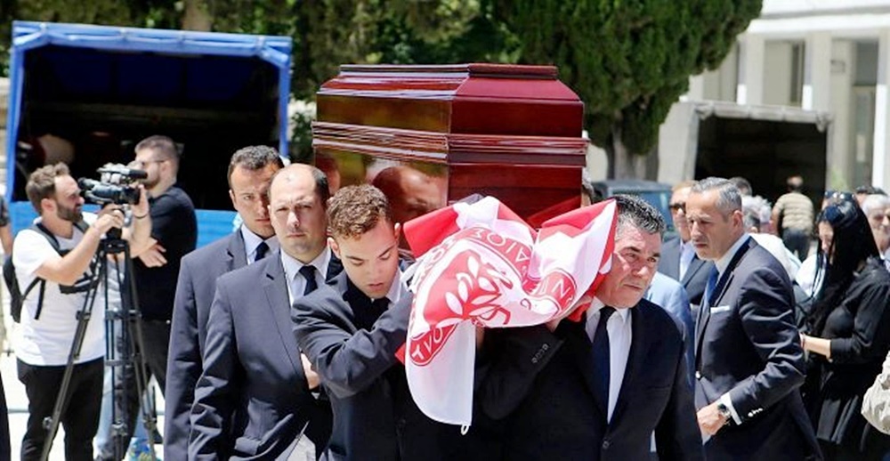 , Νίκος Αλέφαντος: Το τελευταίο χειροκρότημα! Συγκίνηση στην κηδεία του στο Α’ Νεκροταφείο (φωτο)