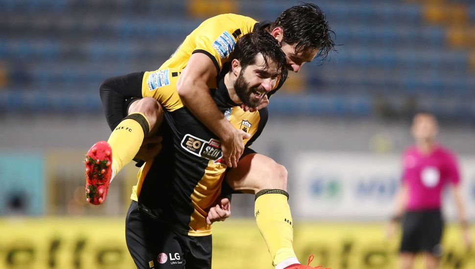 , Super League: Μεγάλο «διπλό» της ΑΕΚ στην Τρίπολη με 2-1