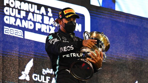 , Formula 1: O Χάμιλτον νικητής στο “θρίλερ” του Μπαχρέιν
