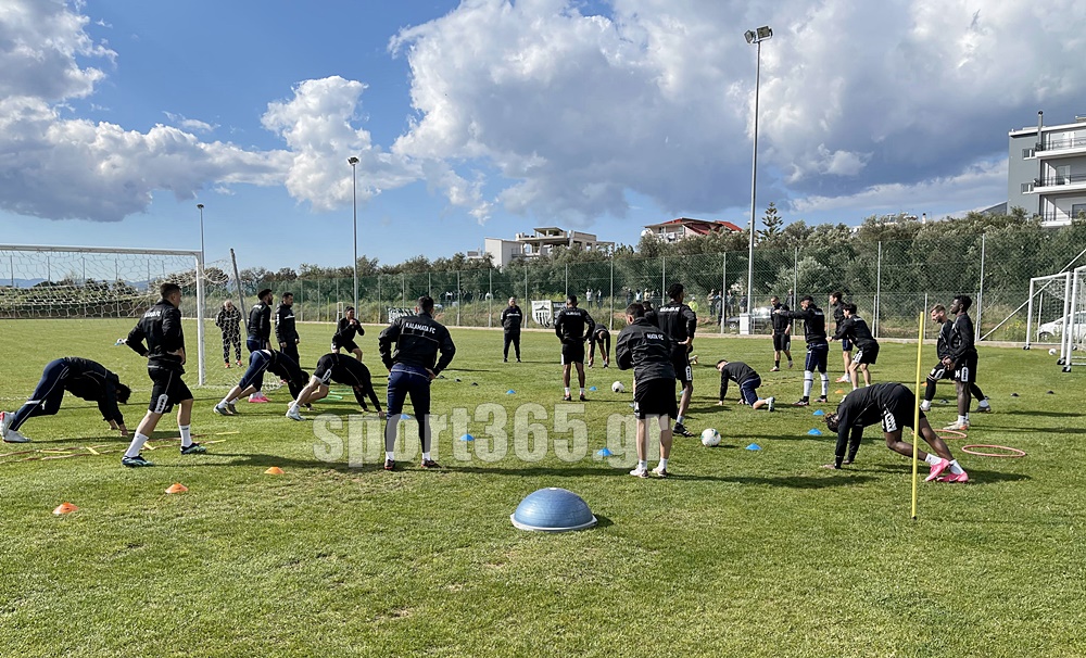 , Στον Τομ Χανκς η επετειακή φανέλα της Μαύρης Θύελλας! (φωτο & video)
