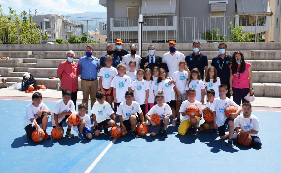 , «Τρίποντα στα σχολεία» και στην Καλαμάτα – Δράσεις γνωριμίας με το μπάσκετ (φωτο & βίντεο)