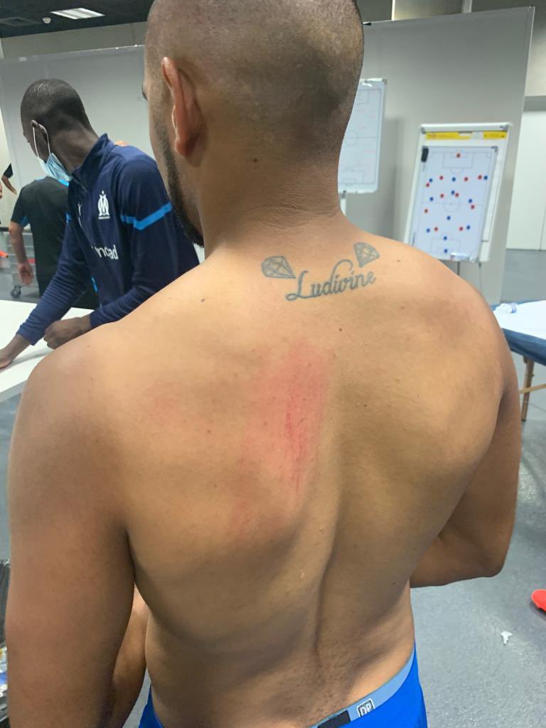 , Χαμός στο Νις – Μαρσέιγ: Εισβολή οπαδών στο γήπεδο και τραυματισμοί παικτών! (φωτο & βίντεο)