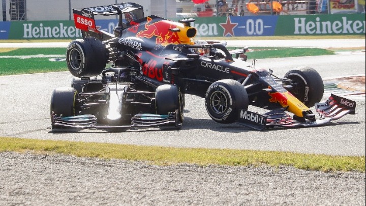 , Παρ’ολίγο τραγωδία στη Monza: Η Red Bull του Φερστάπεν «πλάκωσε» το μονοθέσιο του Χάμιλτον (video)