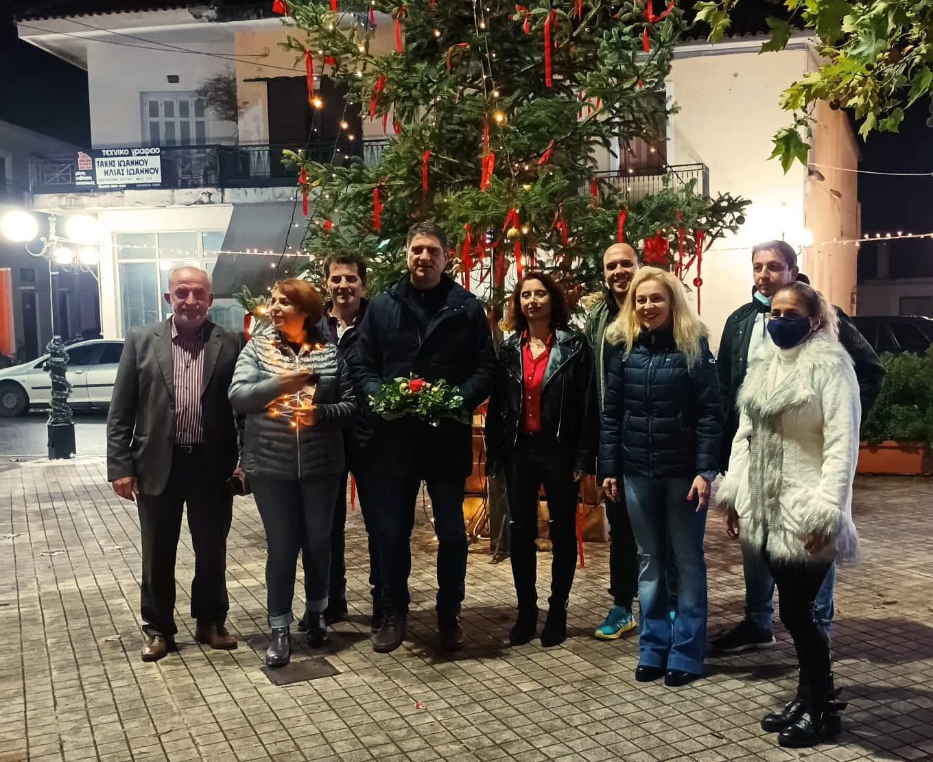 , Χριστουγεννιάτικο bazaar και φωταγώγηση δέντρου στη πλατεία Βαλύρας με την συμμετοχή του Αστέρα