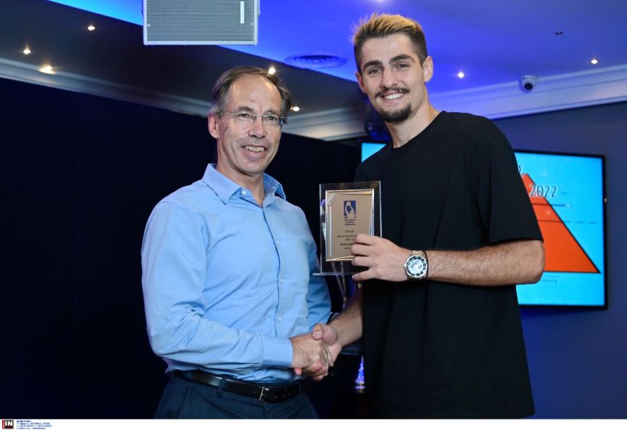 , Άρης Χανδρινός: Καλύτερος Νέος αθλητής στην Volleyleague! (vid)