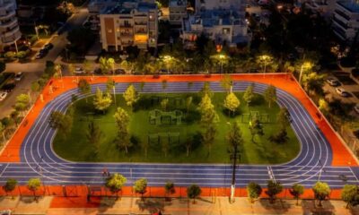 , Ένα παρκάκι με γήπεδο στίβου στον δήμο Γλυφάδας