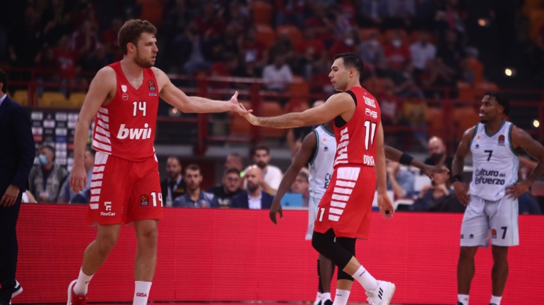 , Βεζένκοφ και Σλούκας υποψήφιοι για τον τίτλο του MVP στη Euroleague