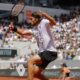, Roland Garros: Δυσκολεύτηκε αλλά προκρίθηκε ο Τσιτσιπάς – Νίκησε με 1-3 τον Βέσελι